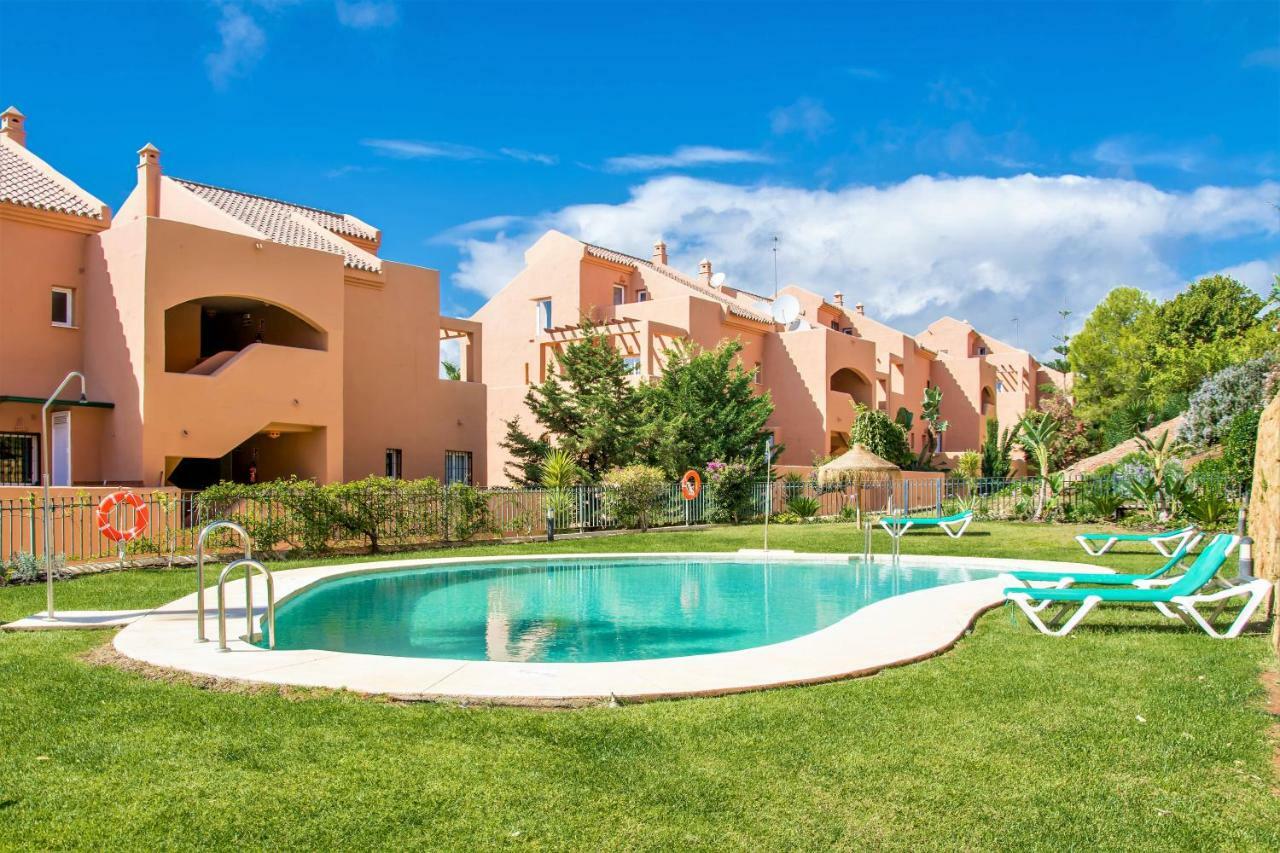 Free One Bedroom Retreat In Elviria มาร์เบยา ภายนอก รูปภาพ